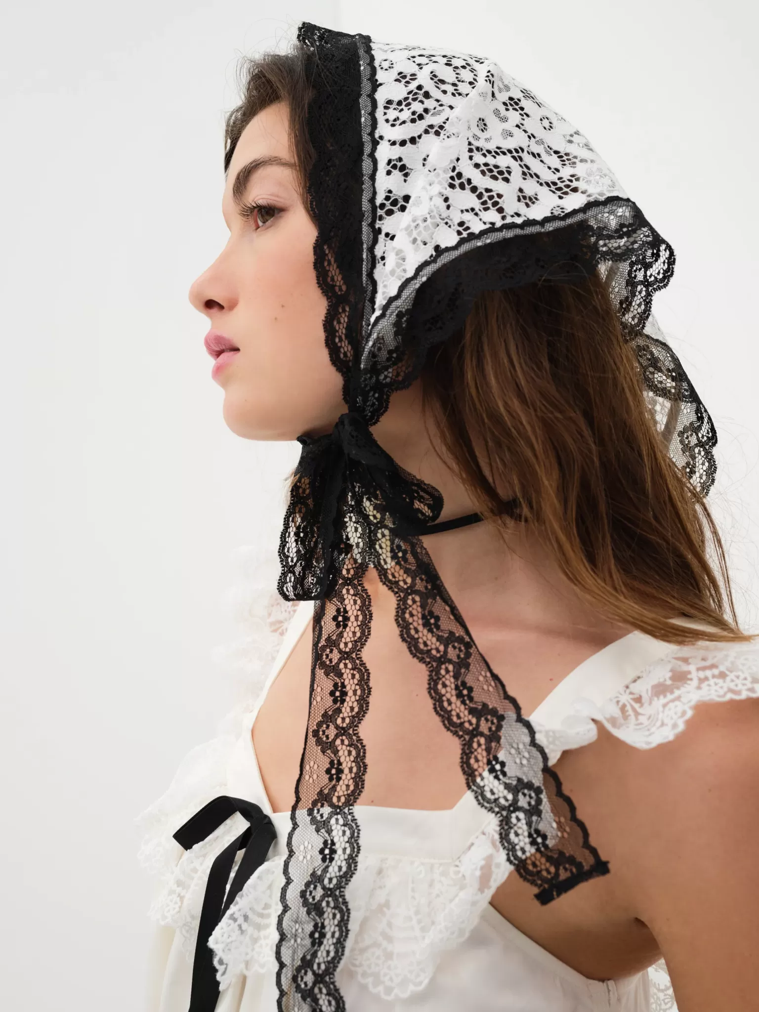 New For Love & Lemons Daisy Vine Lace Headscarf Black