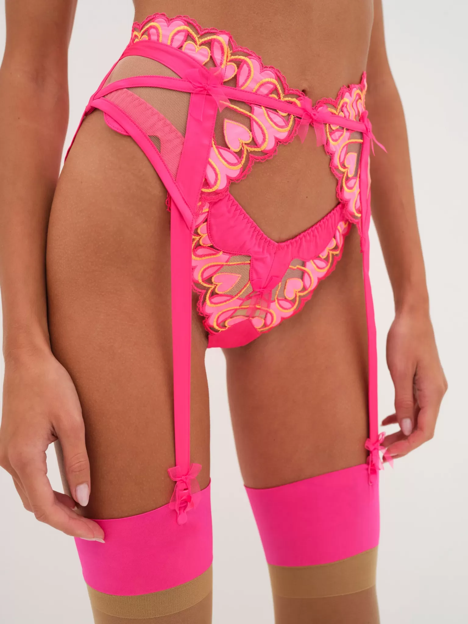 New For Love & Lemons Graphic Hearts Garter Pink