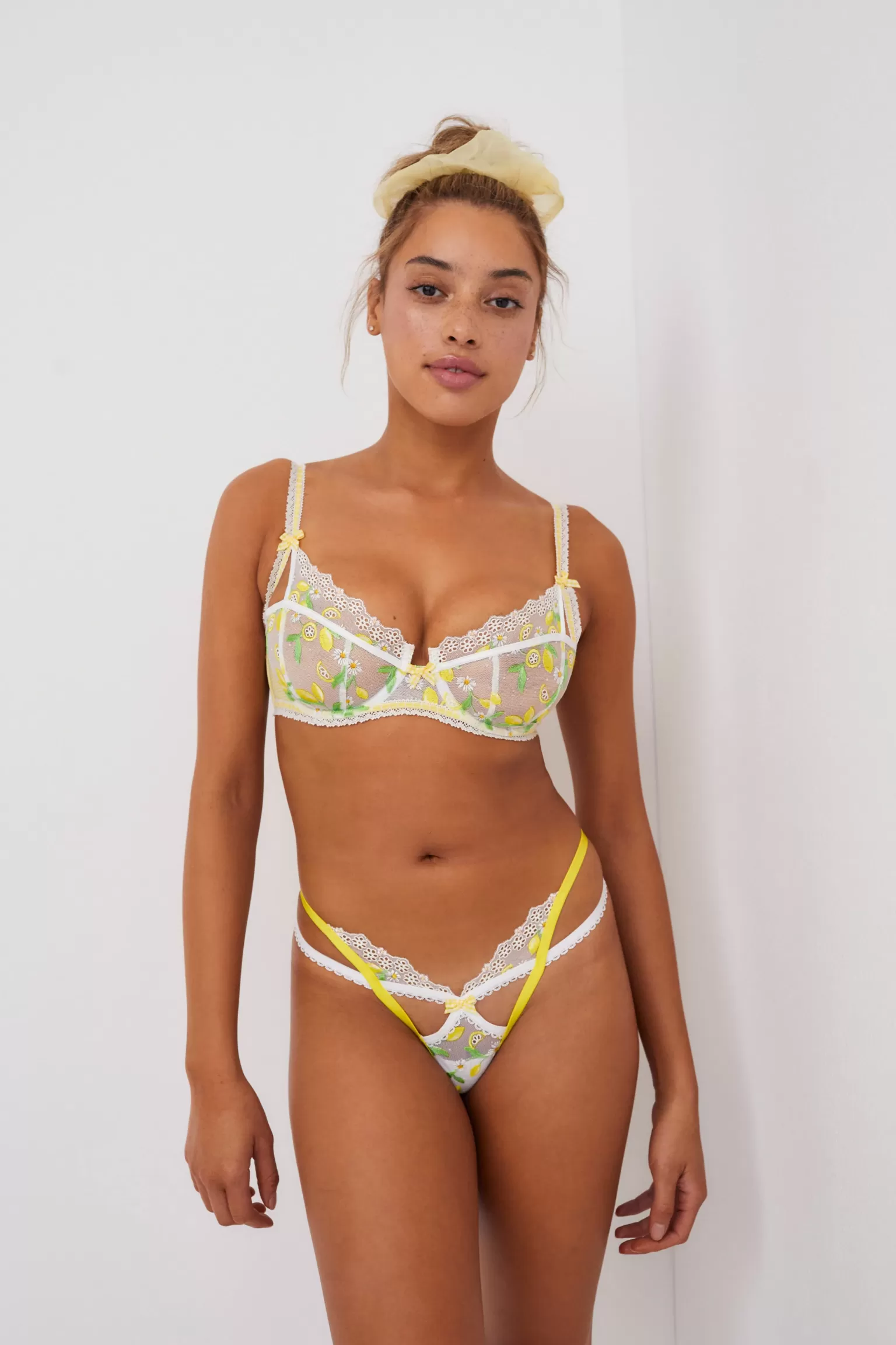 Outlet For Love & Lemons Lemon Daisy Underwire Bra Yellow